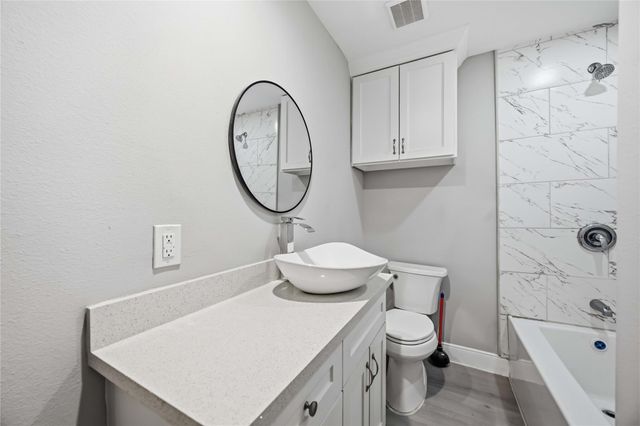 8129 Linda Vista Road, Houston, TX 77028