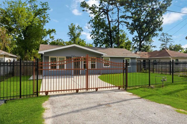 8129 Linda Vista Road, Houston, TX 77028