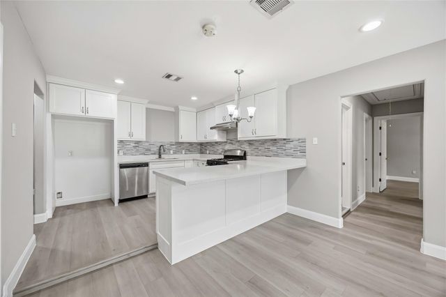 8129 Linda Vista Road, Houston, TX 77028
