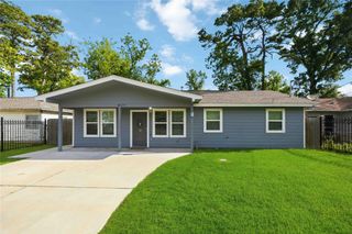 8129 Linda Vista Road, Houston, TX 77028