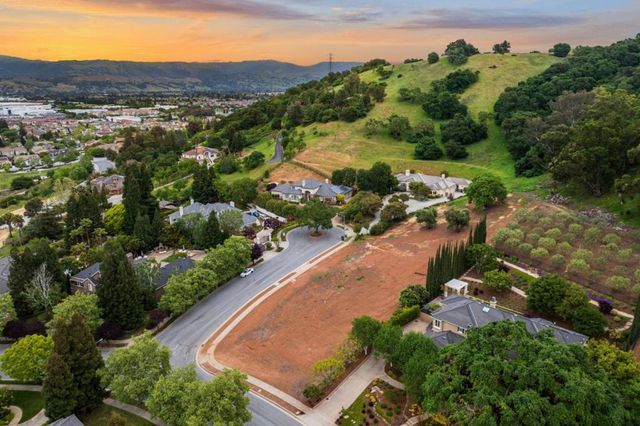 640 Sparhawk Drive, Morgan Hill, CA 95037