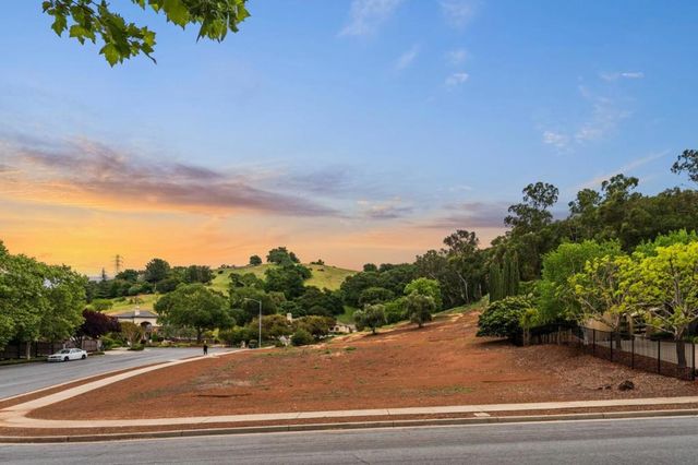 640 Sparhawk Drive, Morgan Hill, CA 95037