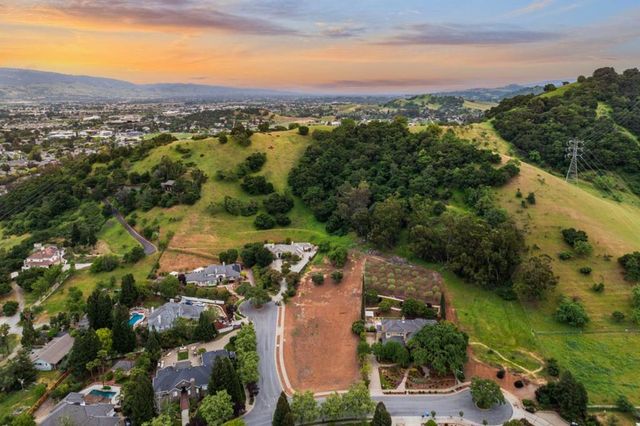 640 Sparhawk Drive, Morgan Hill, CA 95037