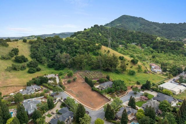 640 Sparhawk Drive, Morgan Hill, CA 95037