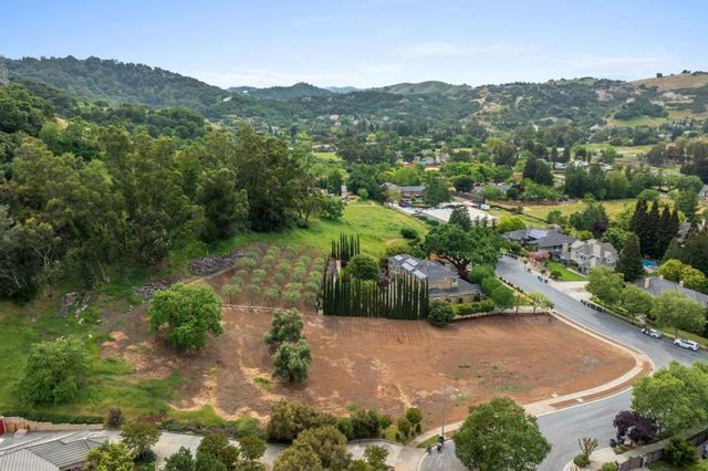 640 Sparhawk Drive, Morgan Hill, CA 95037