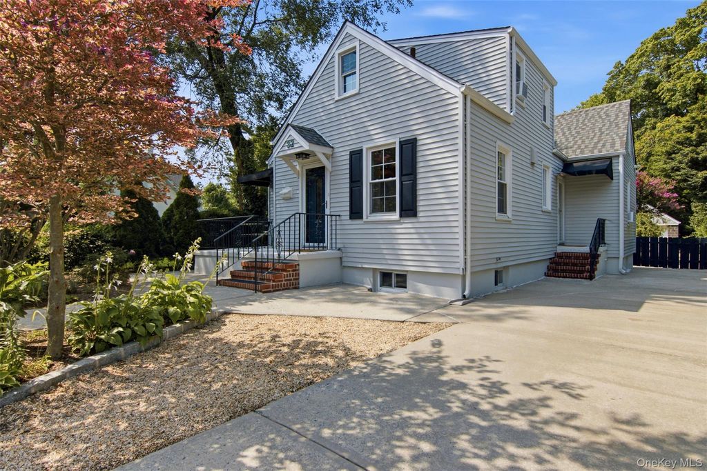 32 Franklin Avenue, Sea Cliff, NY 11579 — exterior