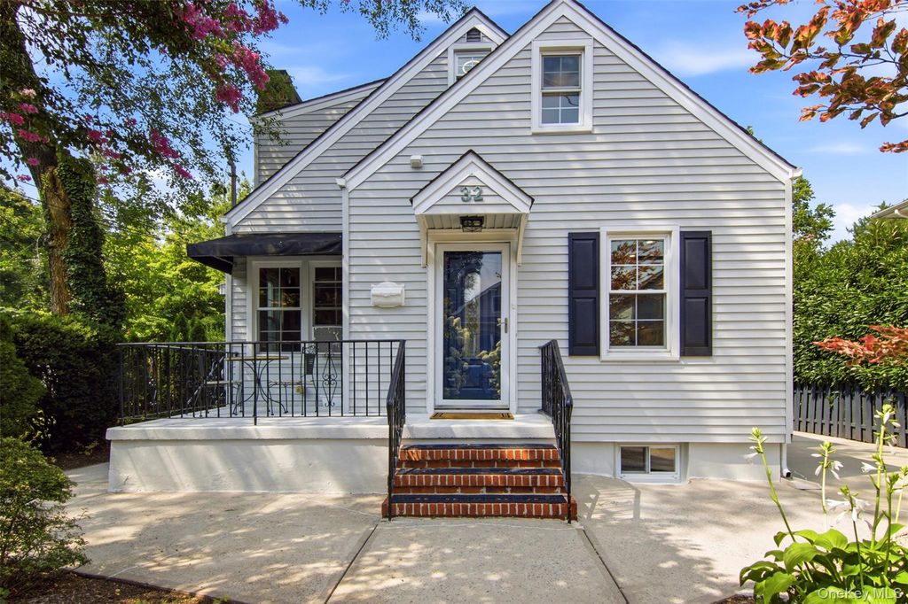 32 Franklin Avenue, Sea Cliff, NY 11579 — photo 3