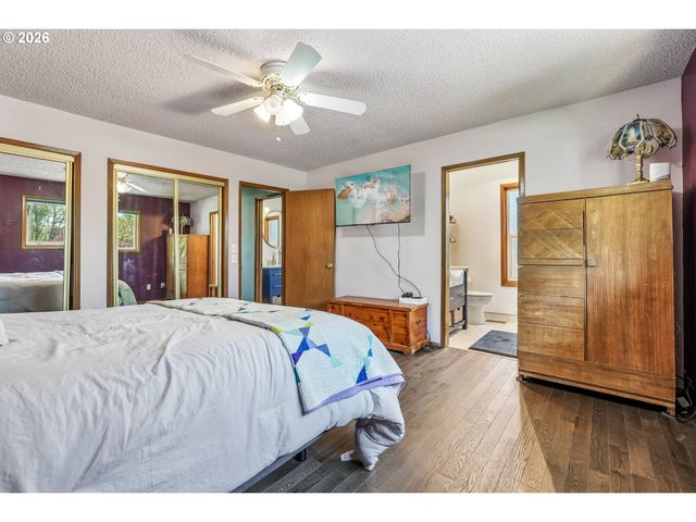 12215 Sw CRESMOOR Dr, Beaverton, OR 97008