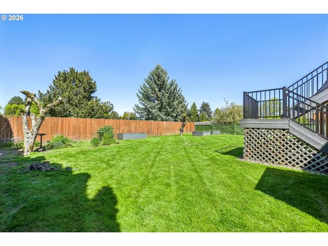 12215 Sw CRESMOOR Dr, Beaverton, OR 97008
