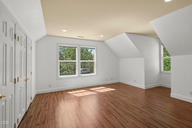 923 Bellview Avenue 2, Ashland, OR 97520