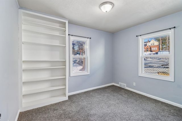 1404 Burlington Terrace, Des Moines, IA 50314