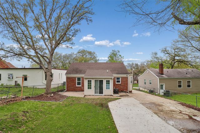 1404 Burlington Terrace, Des Moines, IA 50314