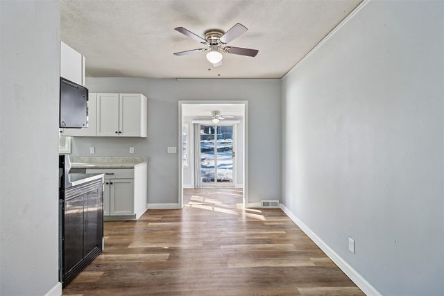 1404 Burlington Terrace, Des Moines, IA 50314