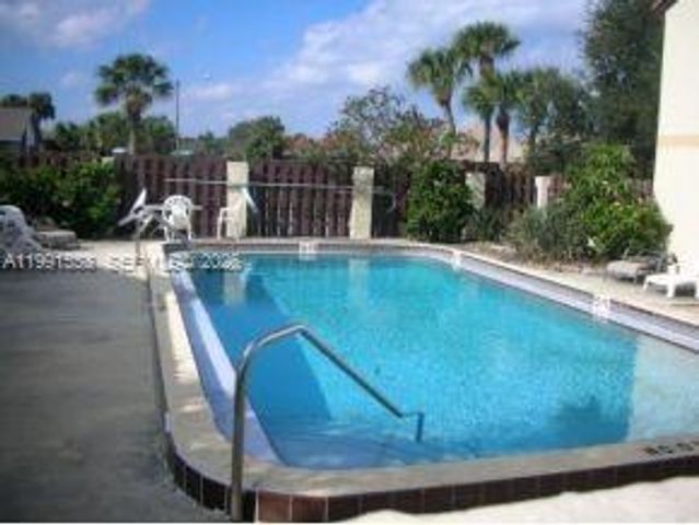 1145 N Shannon 39, Indialantic, FL 32903