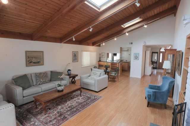 3029 Seaview Avenue, Ventura, CA 93001
