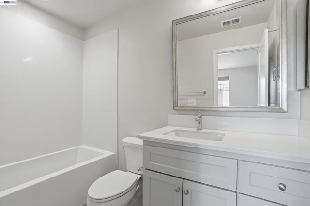 817 Tranquility Cir 4, Livermore, CA 94551