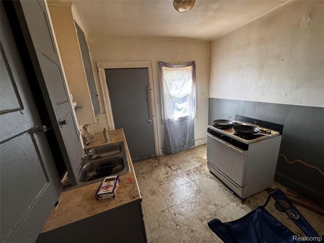 14053 Strathmoor Street, Detroit, MI 48227