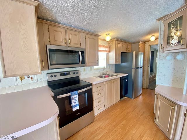 172 Vista Mar DR, North Fort Myers, FL 33903