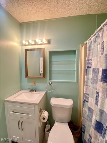 172 Vista Mar DR, North Fort Myers, FL 33903