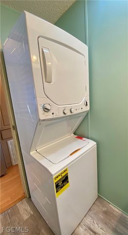 172 Vista Mar DR, North Fort Myers, FL 33903