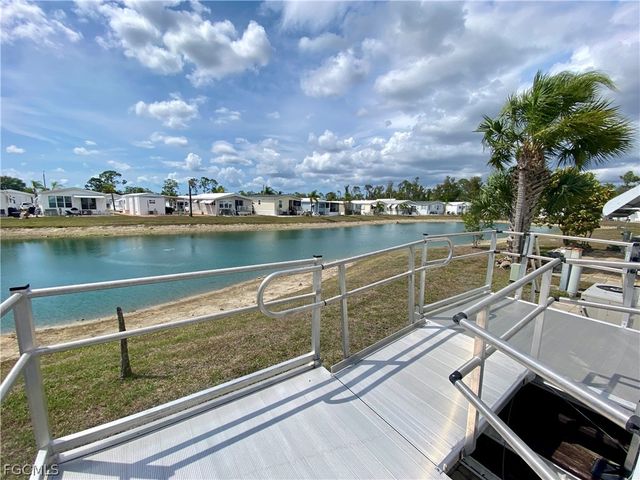 172 Vista Mar DR, North Fort Myers, FL 33903