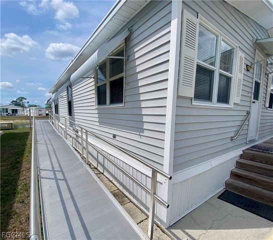 172 Vista Mar DR, North Fort Myers, FL 33903