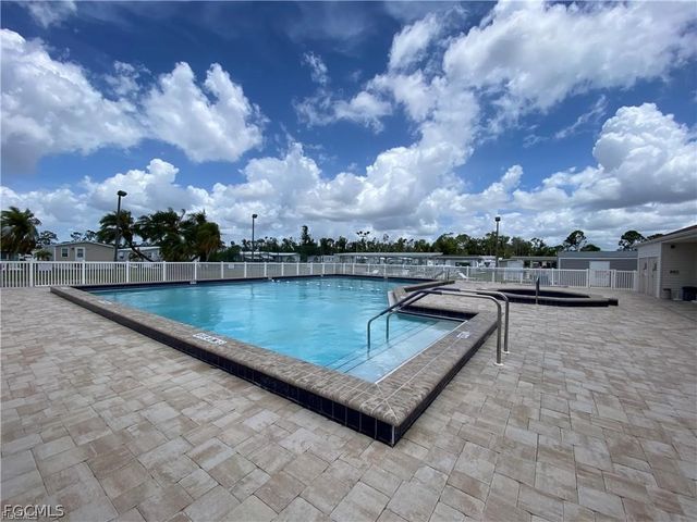 172 Vista Mar DR, North Fort Myers, FL 33903