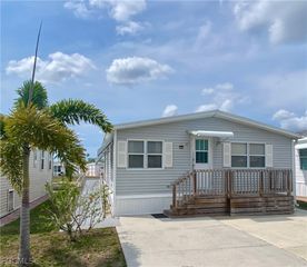 172 Vista Mar DR, North Fort Myers, FL 33903