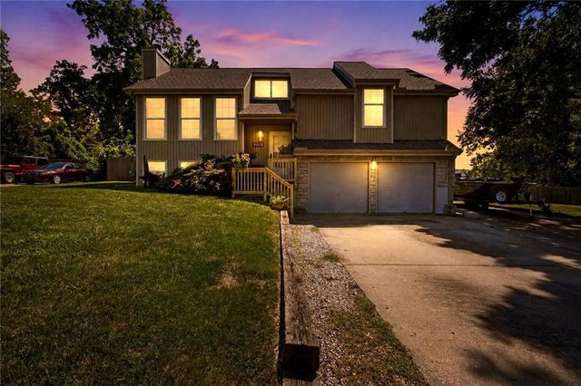 9013 W 48th Terrace, Merriam, KS 66203