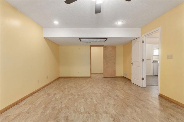 9013 W 48th Terrace, Merriam, KS 66203
