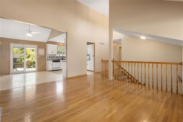 9013 W 48th Terrace, Merriam, KS 66203