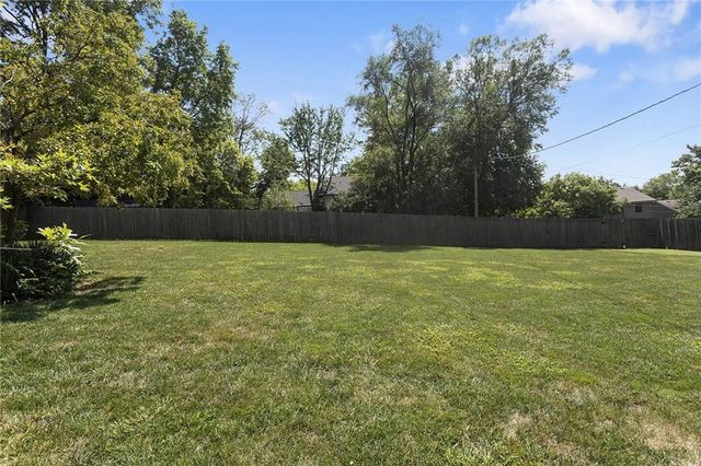 9013 W 48th Terrace, Merriam, KS 66203