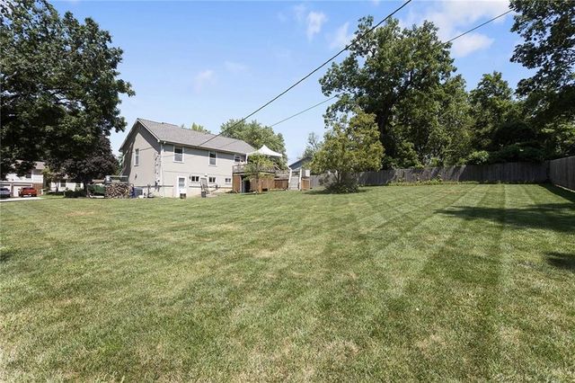 9013 W 48th Terrace, Merriam, KS 66203