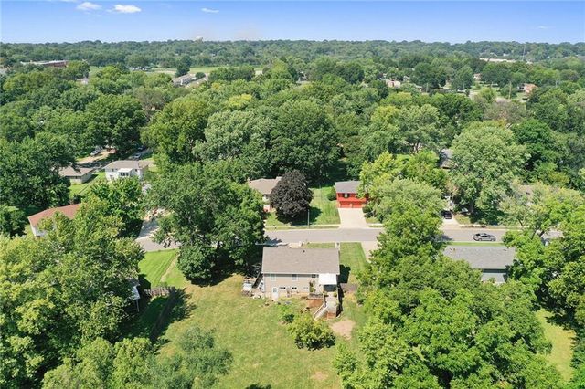 9013 W 48th Terrace, Merriam, KS 66203