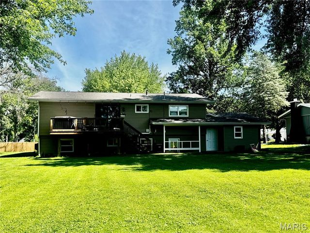 1300 Chestnut Street, Greenville, IL 62246