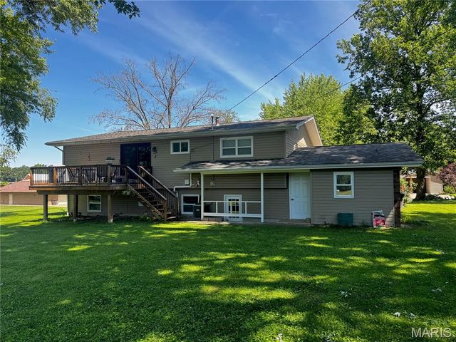 1300 Chestnut Street, Greenville, IL 62246