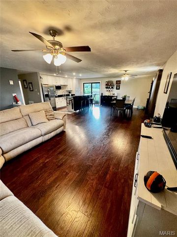 1300 Chestnut Street, Greenville, IL 62246