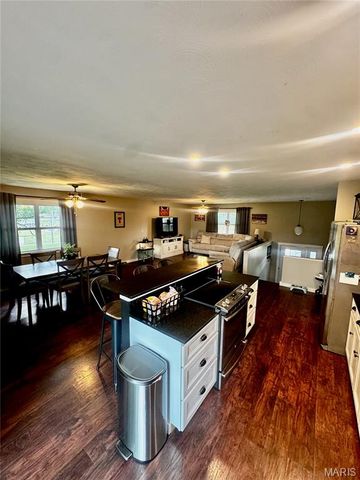 1300 Chestnut Street, Greenville, IL 62246