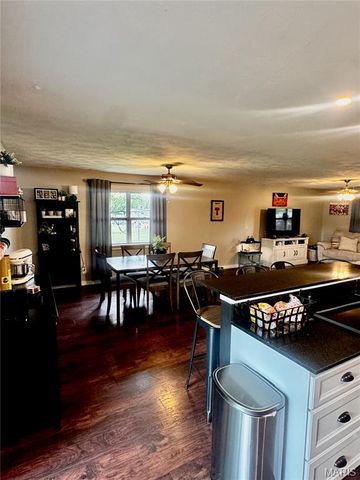 1300 Chestnut Street, Greenville, IL 62246