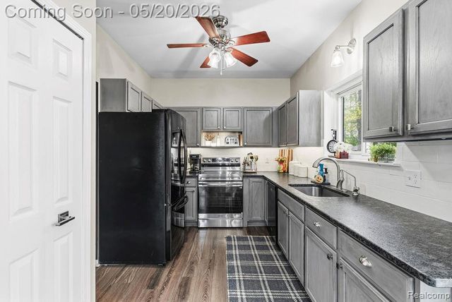 1558 Chelsea Circle, Howell, MI 48843