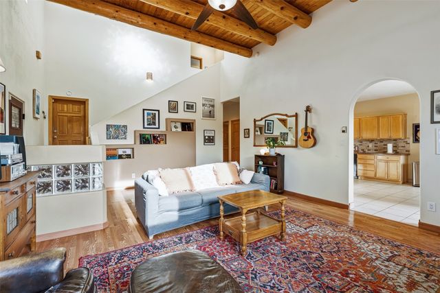 3133 Pueblo Hawikuh, Santa Fe, NM 87507