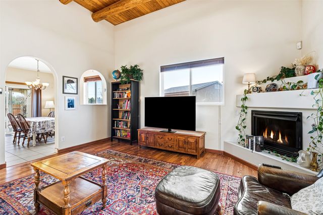 3133 Pueblo Hawikuh, Santa Fe, NM 87507