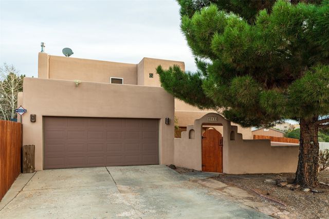 3133 Pueblo Hawikuh, Santa Fe, NM 87507
