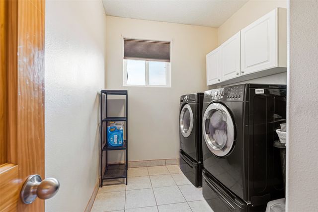 3133 Pueblo Hawikuh, Santa Fe, NM 87507