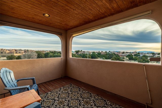 3133 Pueblo Hawikuh, Santa Fe, NM 87507