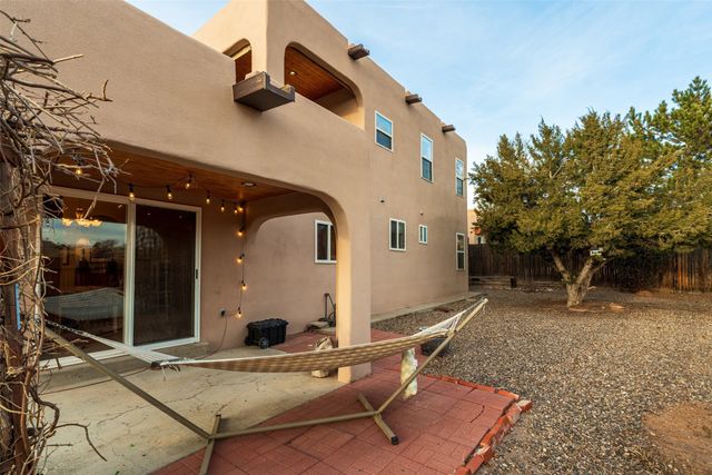 3133 Pueblo Hawikuh, Santa Fe, NM 87507
