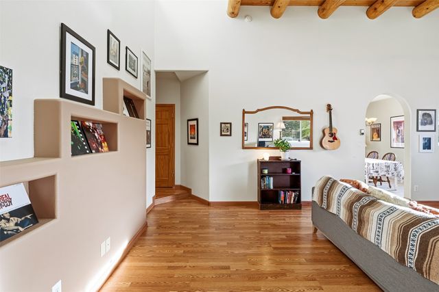 3133 Pueblo Hawikuh, Santa Fe, NM 87507