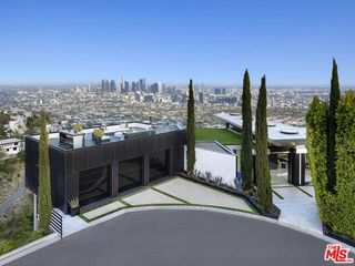 1622 Viewmont Drive, Los Angeles, CA 90069