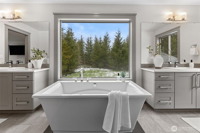 31622 SE 283rd Court, Ravensdale, WA 98051