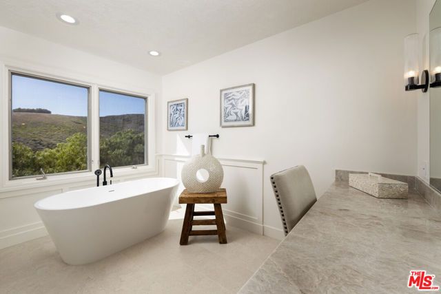 10890 Us Highway 101, Goleta, CA 93117